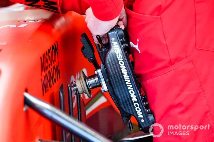 Volante de Charles Leclerc, Ferrari 