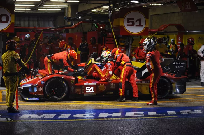 #51 Ferrari AF Corse Ferrari 499P: Alessandro Pier Guidi, James Calado, Antonio Giovinazzi