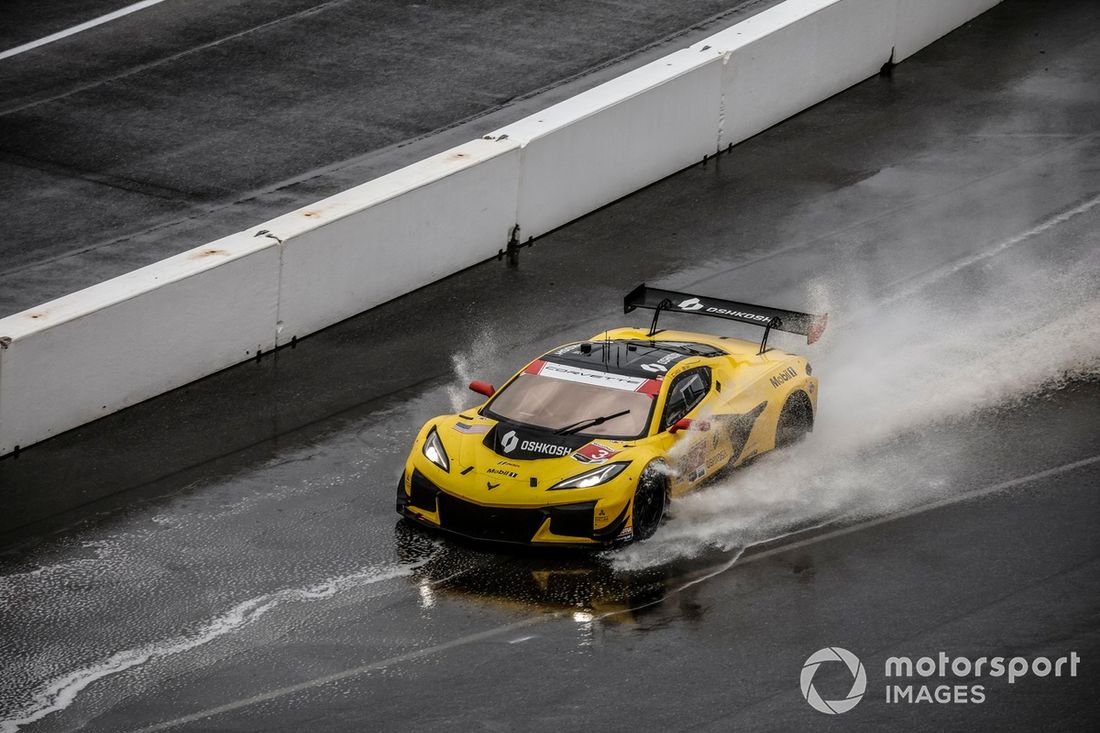 #3 Corvette Racing by Pratt Miller Motorsports Corvette Z06 GT3.R: Antonio García, Alexander Sims