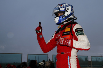 Yarış galibi Ralf Aron, PREMA Theodore Racing Dallara F317 - Mercedes-Benz