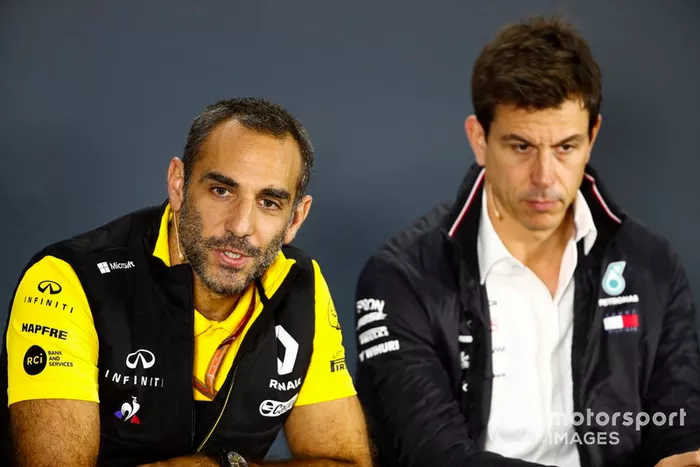 Cyril Abiteboul, Managing Director, Renault Sport F1 Team, e Toto Wolff, Direttore del Motorsport, Mercedes AMG F1, in conferenza stampa