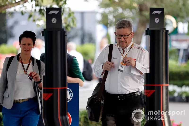 Ross Brawn, Director General de Deportes de Motor, FOM llega al circuito