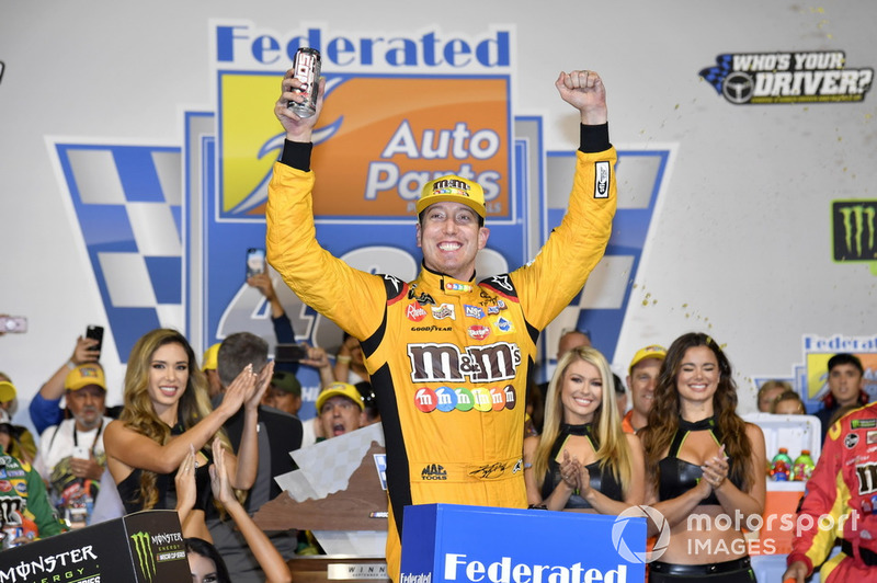 Race winner Kyle Busch, Joe Gibbs Racing Toyota