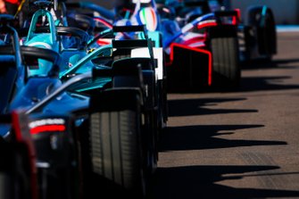 Monoposto di Formula E in pit lane
