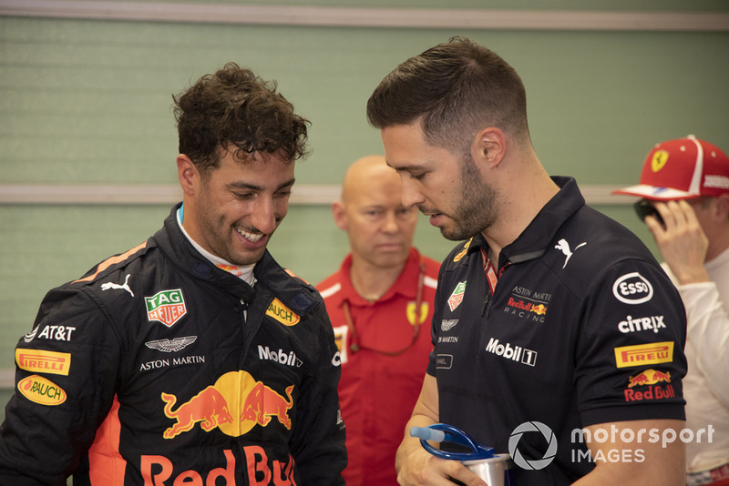 Daniel Ricciardo lideró 17 vueltas en su adiós a Red Bull, el equipo que le ha dado todo en F1. Lamentó que la estrategia le impidiera luchar por la victoria y acabó 4º. Se va a Renault.
