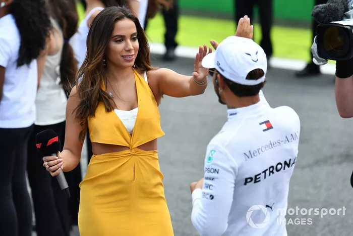 Lewis Hamilton, Mercedes AMG F1 con la cantante Anitta