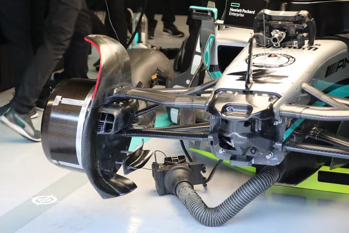 Detalle delantero del Mercedes W13
