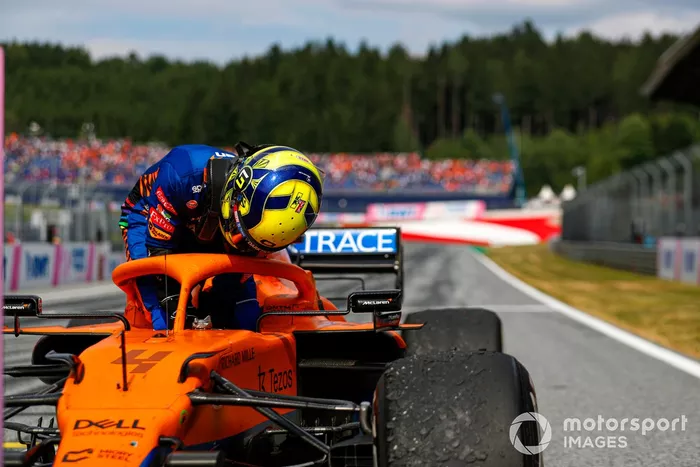 Tercer lugar Lando Norris, McLaren, en Parc Ferme