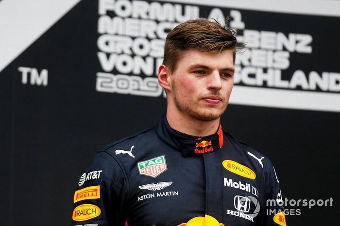 Podio: ganador de la carrera Max Verstappen, Red Bull Racing