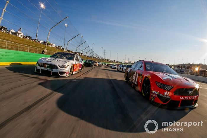 Daniel Suarez, Stewart-Haas Racing, Ford Mustang Haas Automation,  Aric Almirola, Stewart-Haas Racing, Ford Mustang Valley Tech Learning