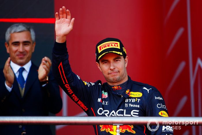 Podio: segundo lugar Sergio Pérez, Red Bull Racing