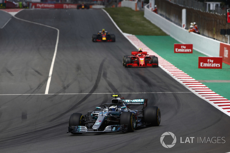 Valtteri Bottas, Mercedes AMG F1 W09, Kimi Raikkonen, Ferrari SF71H, Max Verstappen, Red Bull Racing RB14