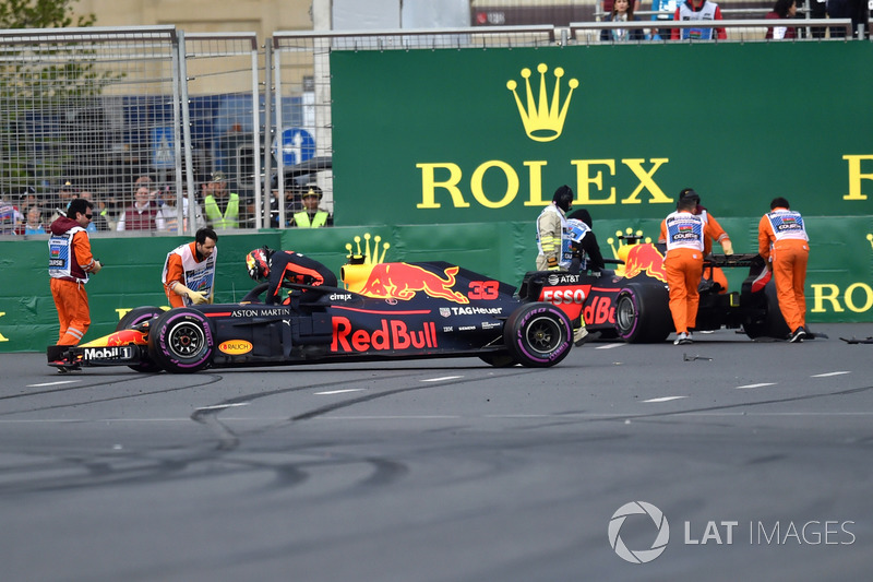 Kazalı araç, Max Verstappen, Red Bull Racing RB14 ve Daniel Ricciardo, Red Bull Racing RB14