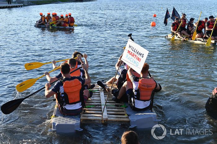 Williams en la carrera de balsas