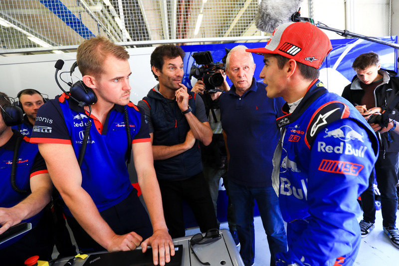 Marc Marquez, con el ex piloto de Formula 1, Mark Webber