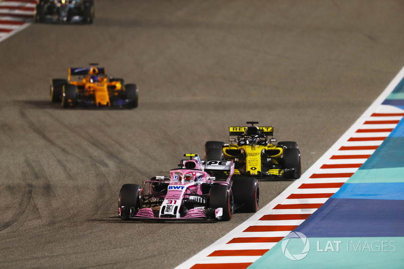 Esteban Ocon, Force India VJM11 Mercedes, Nico Hulkenberg, Renault Sport F1 Team R.S. 18, Fernando Alonso, McLaren MCL33 Renault