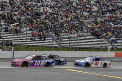 Даника Патрик, Stewart-Haas Racing Ford и Эй-Джей Алмендингер, JTG Daugherty Racing Chevrolet