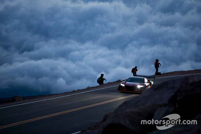 #902 James Robinson, Acura NSX