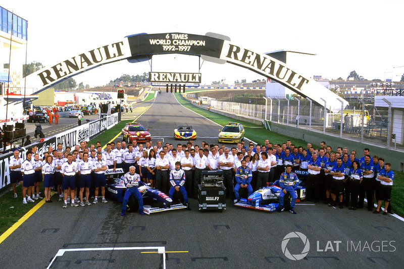 Gruppenfoto: Renault-Teams Williams und Benetton beim GP Europa 1997 in Jerez