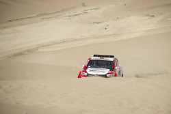 #304 Toyota Gazoo Racing Toyota: Giniel de Villiers, Dirk von Zitzewitz