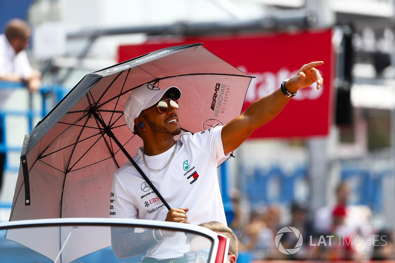 Lewis Hamilton, Mercedes AMG F1, en el drivers parade