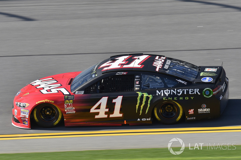 Crash: Kurt Busch, Stewart-Haas Racing, Ford