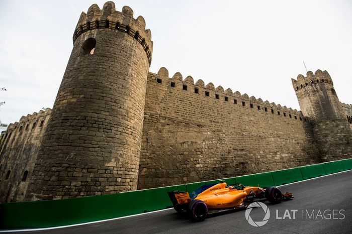 Stoffel Vandoorne, McLaren MCL33 Renault
