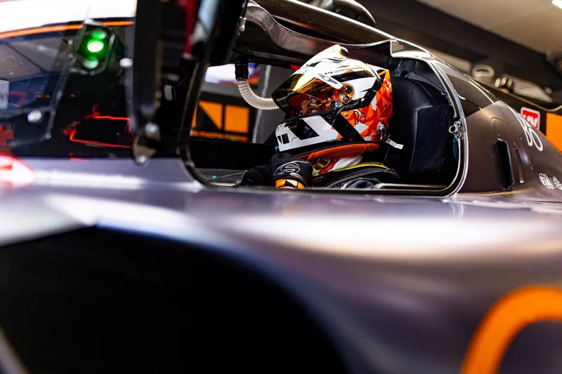 N° 17 Genesis Magma Racing Genesis GMR-001 : André Lotterer