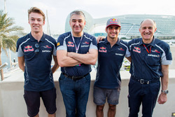Сергій Белоусов, Данііл Квят, Карлос Сайнс і керівник Toro Rosso Франц Тост