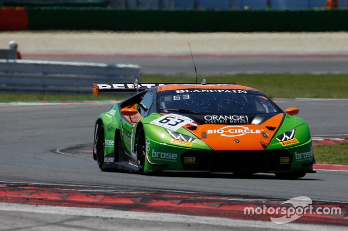 #63 GRT Grasser Racing Team Lamborghini Huracan GT3: Mirko Bortolotti, Christian Engelhart