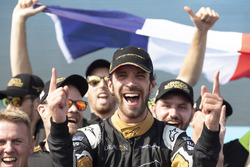 Jean-Eric Vergne, Techeetah, fête son titre avec son équipe