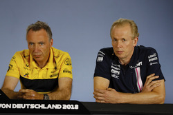 Технічний директор Renault Sport F1 Боб Белл, технічний директор Force India Енді Грін