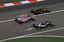 Lewis Hamilton, Mercedes-AMG F1 W09 EQ Power+, Esteban Ocon, Force India VJM11 et Nico Hulkenberg, Renault Sport F1 Team R.S. 18