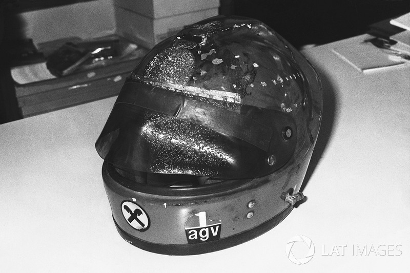 El casco quemado de Niki Lauda, Ferrari