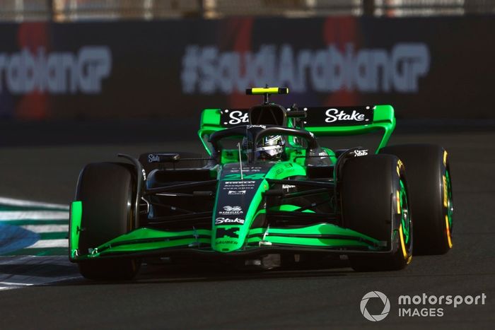 Zhou Guanyu, Stake F1 Team Kick Sauber C44