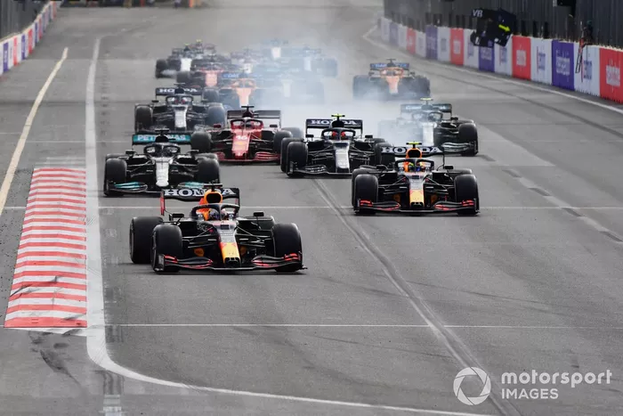 Max Verstappen, Red Bull Racing RB16B, Sergio Pérez, Red Bull Racing RB16B, Lewis Hamilton, Mercedes W12, Pierre Gasly, AlphaTauri AT02, Charles Leclerc, Ferrari SF21