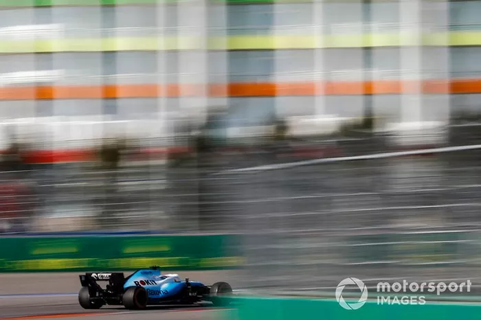 Abandonou: George Russell, Williams Racing FW42 