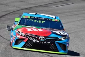  Kyle Busch, Joe Gibbs Racing, Toyota Camry M&M's Hazelnut