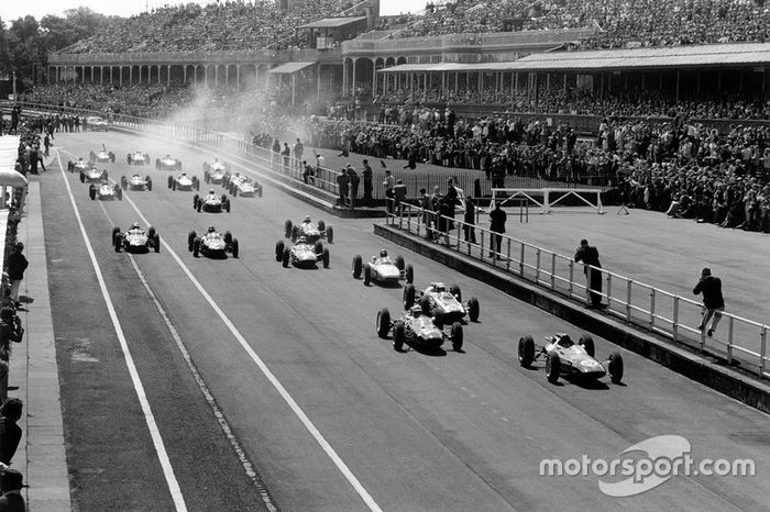 Jim Clark, Lotus; John Surtees, Lola; Bruce McLaren, Cooper; Dan Gurney, Porsche; Jack Brabham, Lotus; Graham Hill, BRM; Richie Ginther, BRM; Roy Salvadori, Lola; Phil Hill, Ferrari