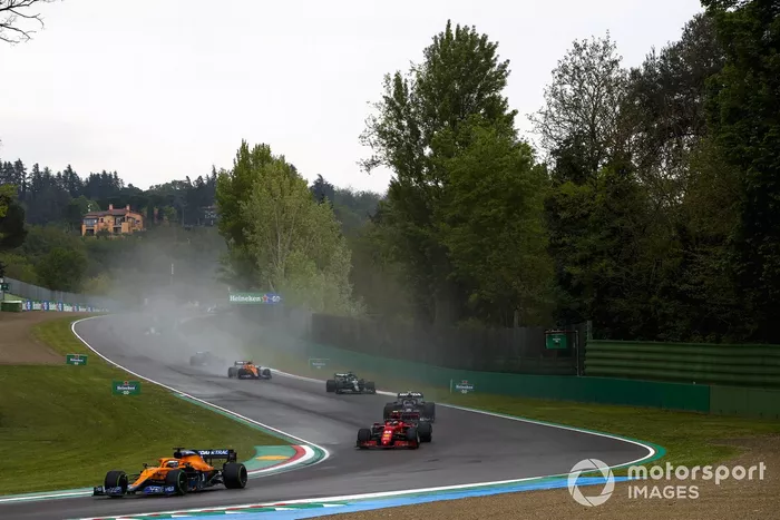 Daniel Ricciardo, McLaren MCL35M, Carlos Sainz Jr., Ferrari SF21, Pierre Gasly, AlphaTauri AT02