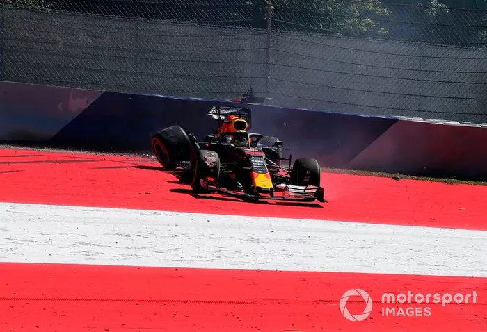 Max Verstappen, Red Bull Racing RB15, crashes