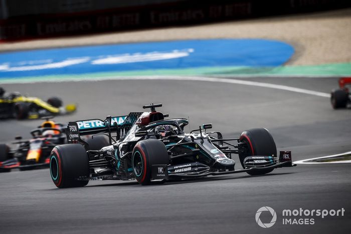 Lewis Hamilton, Mercedes F1 W11, Max Verstappen, Red Bull Racing RB16