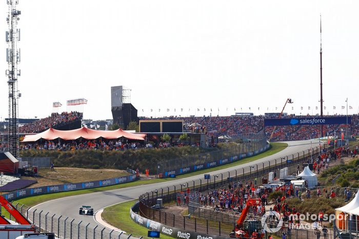 Lewis Hamilton, Mercedes W13