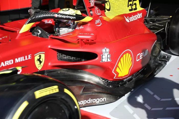 Ainsi que sur les flancs des Ferrari
