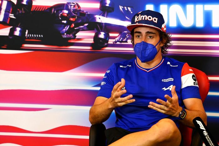 Fernando Alonso, Alpine en la rueda de prensa de los pilotos
