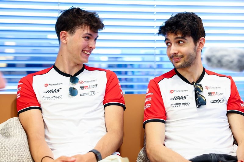 Esteban Ocon, Haas F1 Team, Oliver Bearman, Haas F1 Team