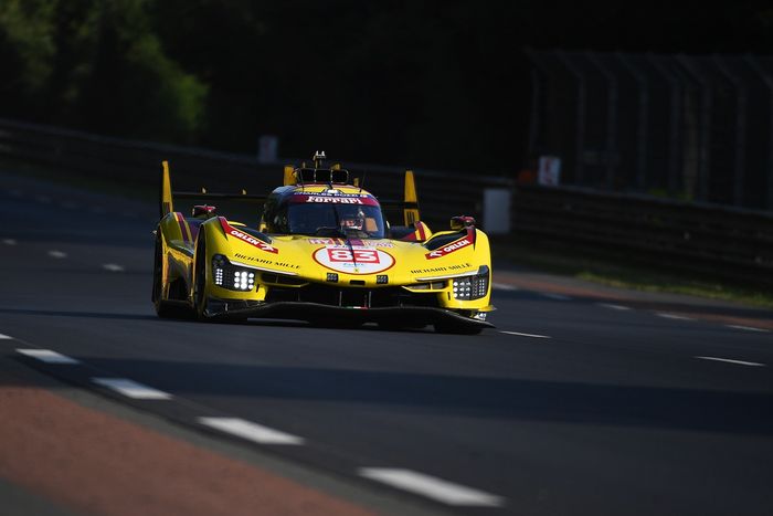 #83 AF Corse Ferrari 499P: Robert Kubica, Yifei Ye, Philip Hanson