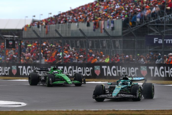 Nico Hulkenberg, Sauber, Lance Stroll, Aston Martin Racing