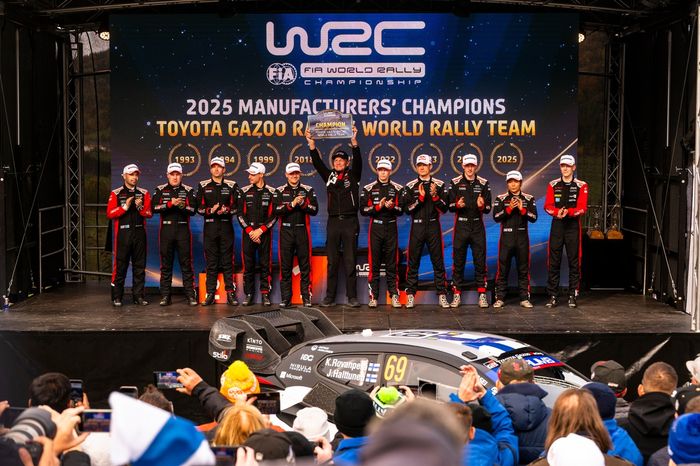 Подиум: Юка Канккунен с командой Toyota Gazoo Racing WRT