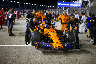 Fernando Alonso, McLaren MCL33 gridde
